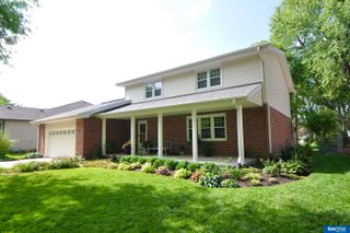 5915 Rolling Hills Boulevard, Lincoln, NE 68512