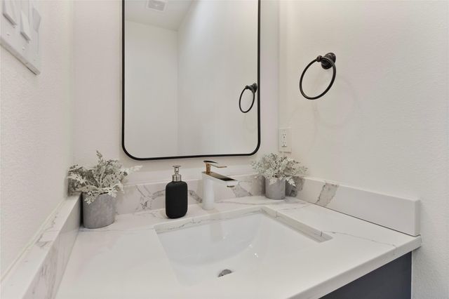 1277 Oakmont Villas Drive, Houston, TX 77091