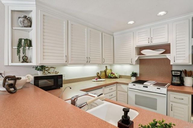 7126 Marina Pacifica Drive N, Long Beach, CA 90803