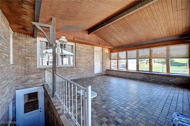 7501 Roy Andrews Road NW, New Philadelphia, OH 44663