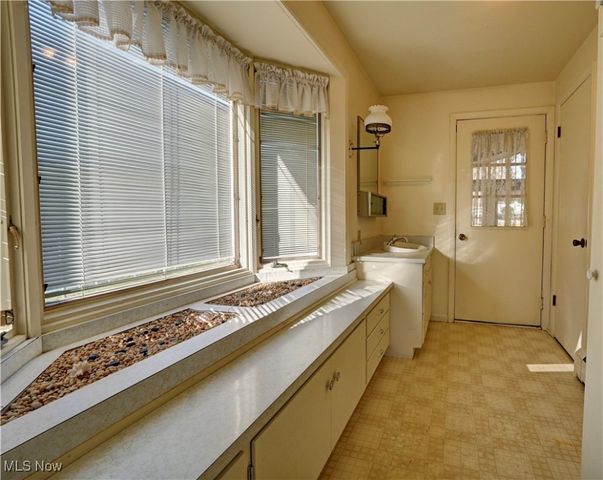 7501 Roy Andrews Road NW, New Philadelphia, OH 44663