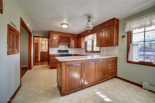 7501 Roy Andrews Road NW, New Philadelphia, OH 44663