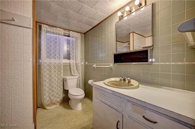 7501 Roy Andrews Road NW, New Philadelphia, OH 44663