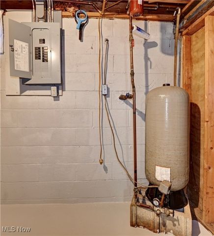 7501 Roy Andrews Road NW, New Philadelphia, OH 44663