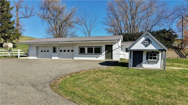 7501 Roy Andrews Road NW, New Philadelphia, OH 44663