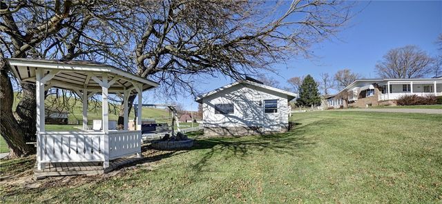 7501 Roy Andrews Road NW, New Philadelphia, OH 44663