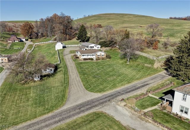 7501 Roy Andrews Road NW, New Philadelphia, OH 44663