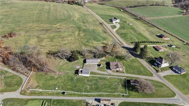 7501 Roy Andrews Road NW, New Philadelphia, OH 44663