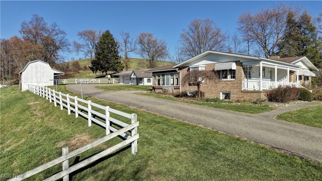 7501 Roy Andrews Road NW, New Philadelphia, OH 44663