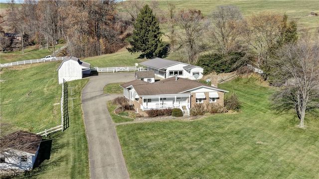 7501 Roy Andrews Road NW, New Philadelphia, OH 44663