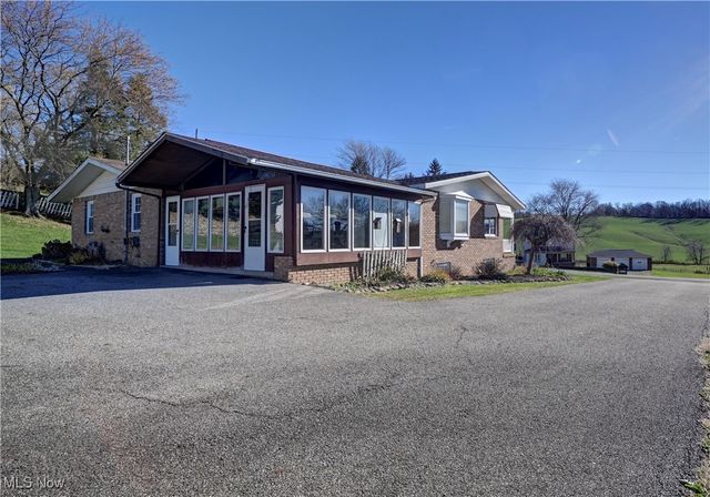 7501 Roy Andrews Road NW, New Philadelphia, OH 44663