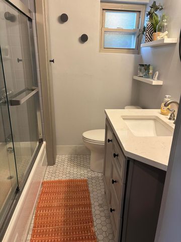 6 E Walnut Street, Southgate, KY 41071