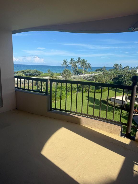 101 OCEAN BLUFFS Boulevard 402, Jupiter, FL 33477