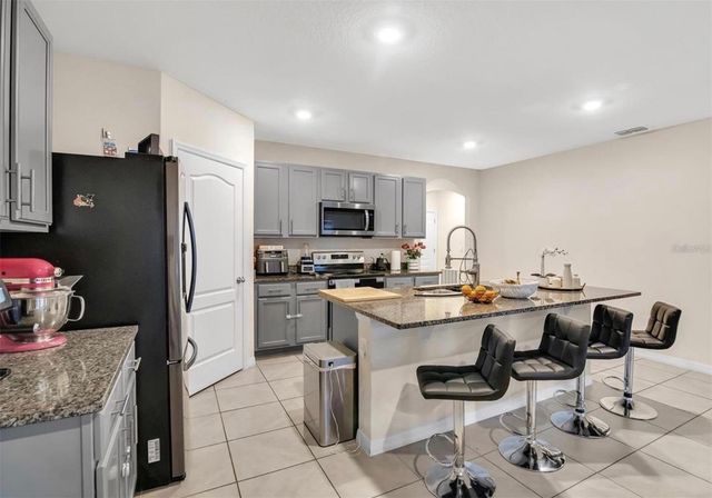 5384 HICKORY DOWNS WAY, St Cloud, FL 34771