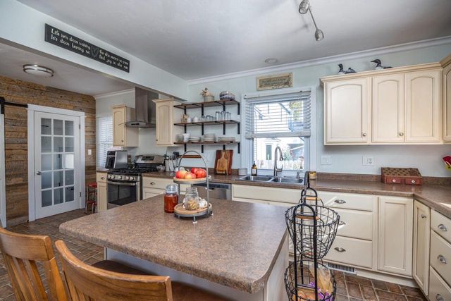 633 HANSEN STREET, Neenah, WI 54956
