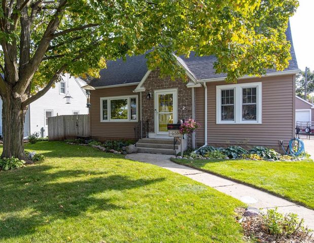 633 HANSEN STREET, Neenah, WI 54956