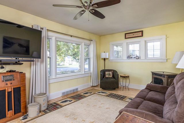 633 HANSEN STREET, Neenah, WI 54956