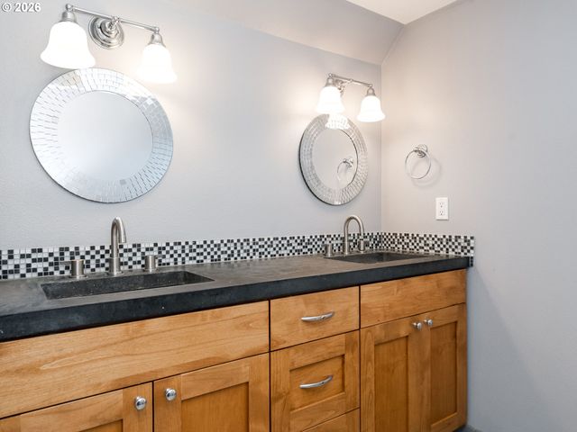 4001 Nw GRANT St, Vancouver, WA 98660
