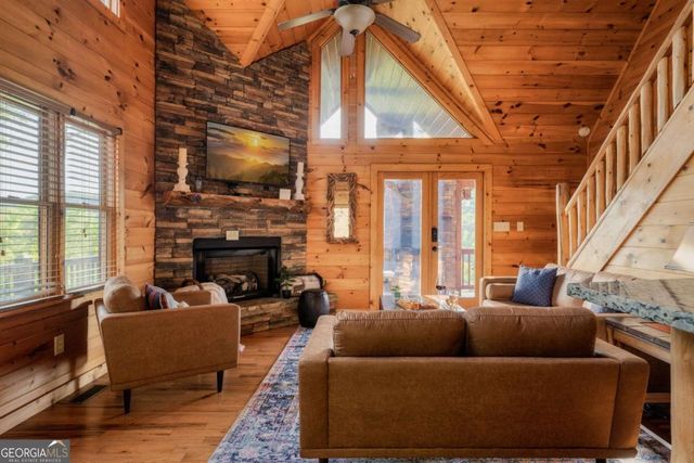 273 Deer Crest Heights, Blue Ridge, GA 30513