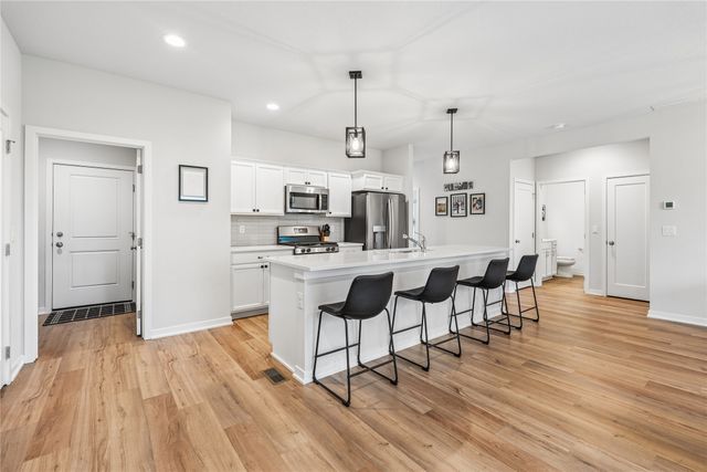 6649 NE 12th Court, Des Moines, IA 50313