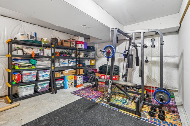 6649 NE 12th Court, Des Moines, IA 50313