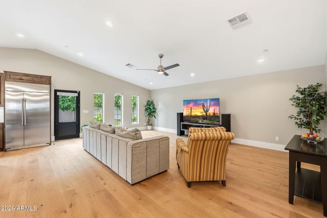 6755 N 7TH Avenue, Phoenix, AZ 85013