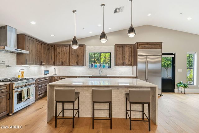 6755 N 7TH Avenue, Phoenix, AZ 85013