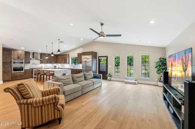 6755 N 7TH Avenue, Phoenix, AZ 85013
