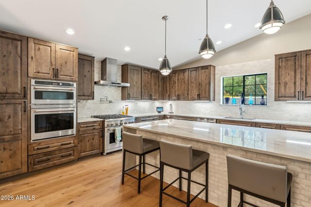 6755 N 7TH Avenue, Phoenix, AZ 85013
