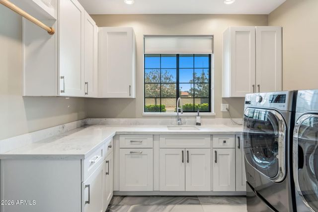 6755 N 7TH Avenue, Phoenix, AZ 85013