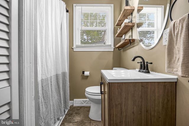 112 E COLTON LN, Williamstown, NJ 08094