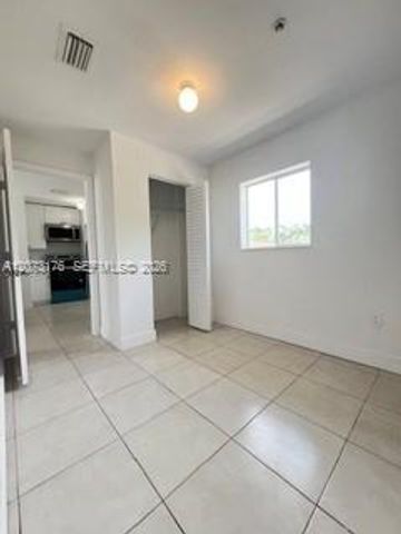 1613 NW 16th Avenue 203, Miami, FL 33125