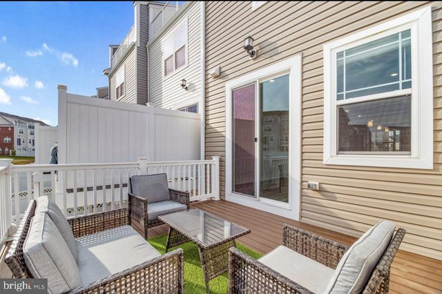 11687 EMILY DICKINSON PL, White Plains, MD 20695