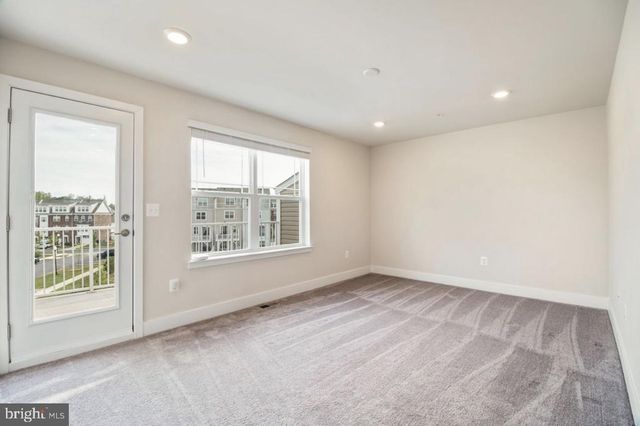 11687 EMILY DICKINSON PL, White Plains, MD 20695
