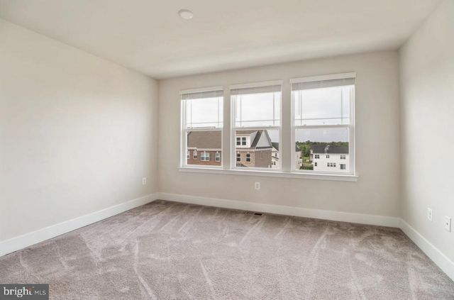 11687 EMILY DICKINSON PL, White Plains, MD 20695