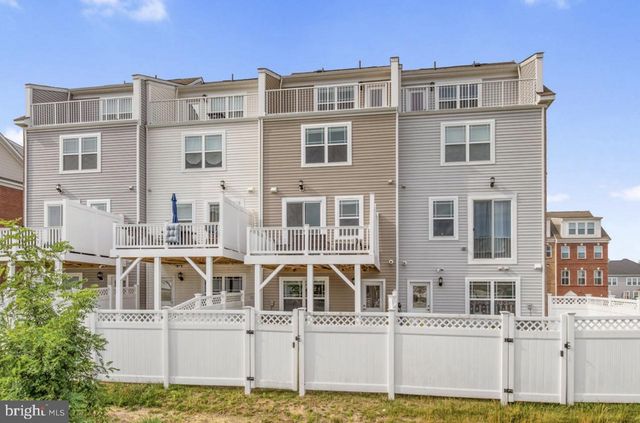 11687 EMILY DICKINSON PL, White Plains, MD 20695