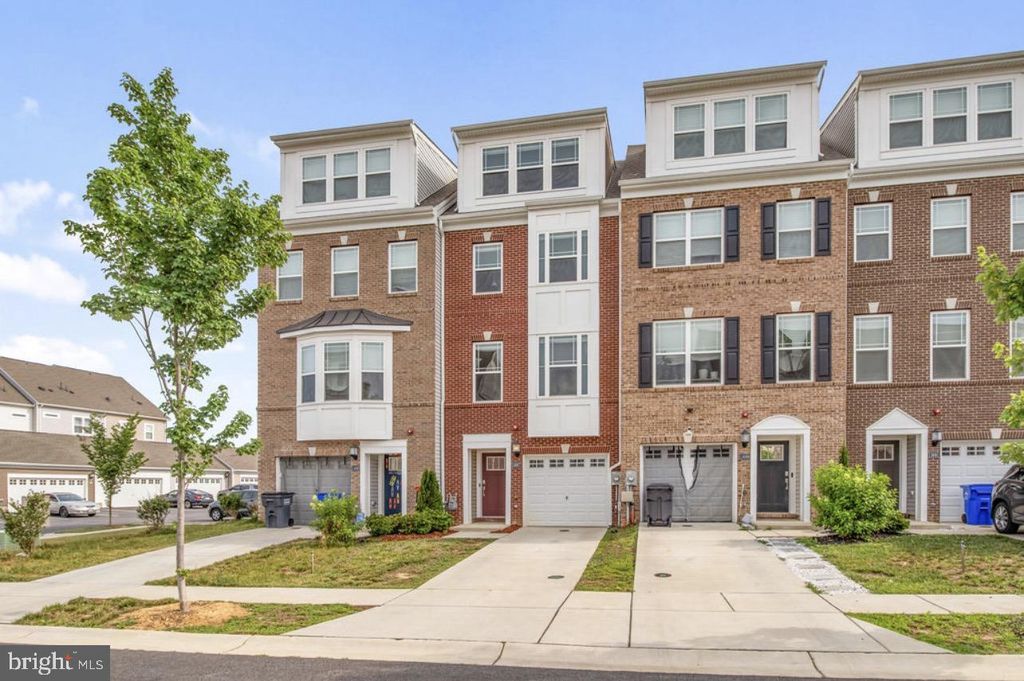 11687 EMILY DICKINSON PL, White Plains, MD 20695