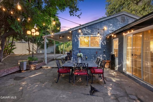 8330 Stansbury Avenue, Panorama City, CA 91402