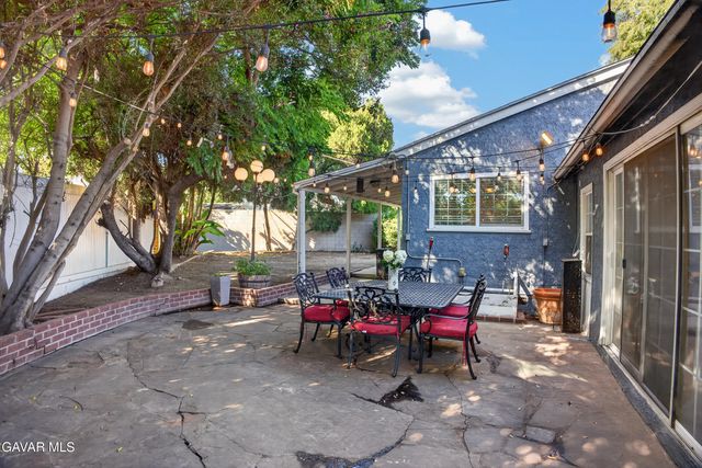 8330 Stansbury Avenue, Panorama City, CA 91402