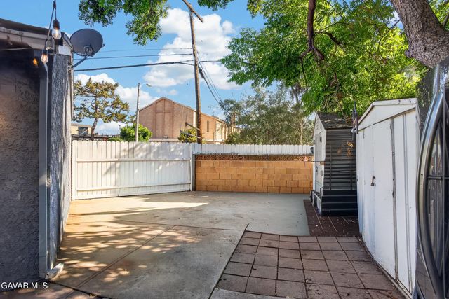 8330 Stansbury Avenue, Panorama City, CA 91402