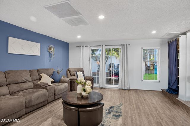8330 Stansbury Avenue, Panorama City, CA 91402