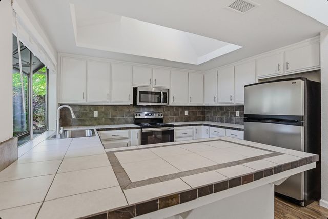 1175 Rose Tree Way, Sacramento, CA 95831