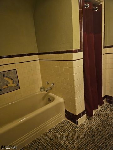 305 E 40Th St, Paterson City, NJ 07504