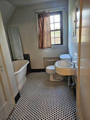 305 E 40Th St, Paterson City, NJ 07504