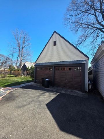 305 E 40Th St, Paterson City, NJ 07504