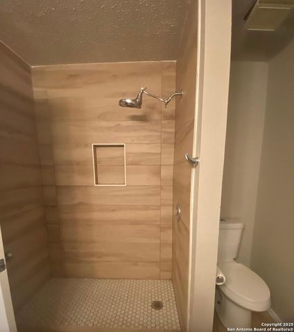 6435 VILLAGE PARK, San Antonio, TX 78250