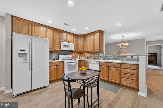 121 TRADITIONS WAY, Lawrenceville, NJ 08648