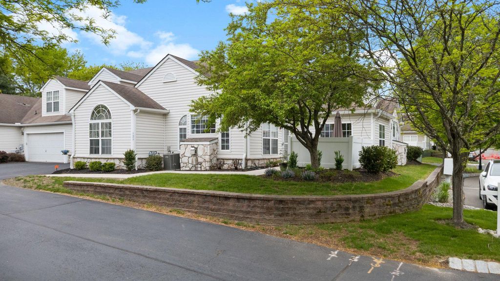 121 TRADITIONS WAY, Lawrenceville, NJ 08648