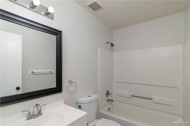 3425 W Ozark Avenue, Mcallen, TX 78504