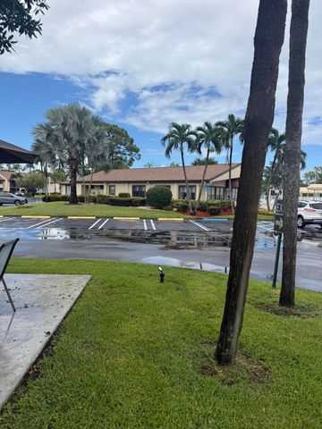 302 Knotty Pine Circle A-1, Greenacres, FL 33463